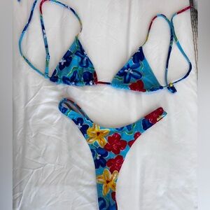 Tropical pattern bikini!